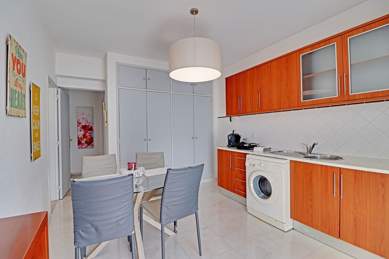 Others 5, Faro Airport Flat 1 by Homing, Faro
