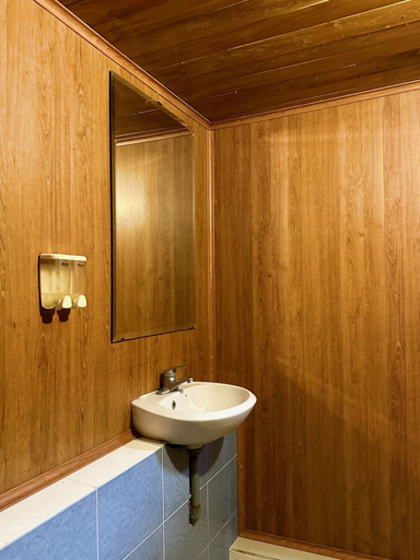 Bathroom 3, Thang Hen Lake - Tourist Village, Trà Lĩnh
