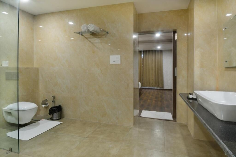 Bathroom 5, Hotel Royal Vrindaban, Hardwar