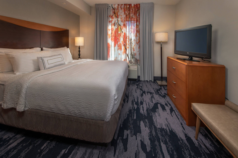 Bedroom 4, Fairfield Inn & Suites by Marriott Harrisonburg, Harrisonburg