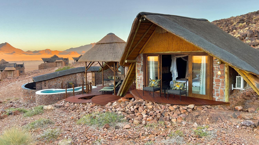 Exterior & Views