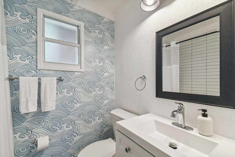Bathroom 4, Coastal Bliss 3BR Gem Near MacDill AFB, Hillsborough