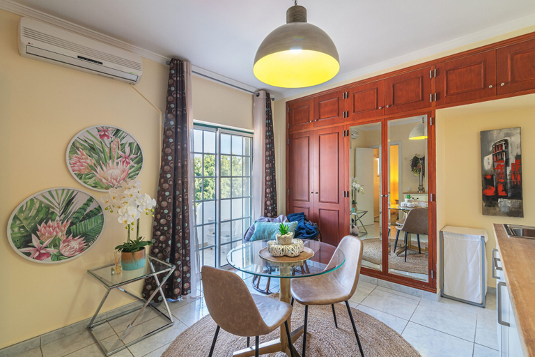 Others 5, Faro Airport Flat 5 by Homing, Faro