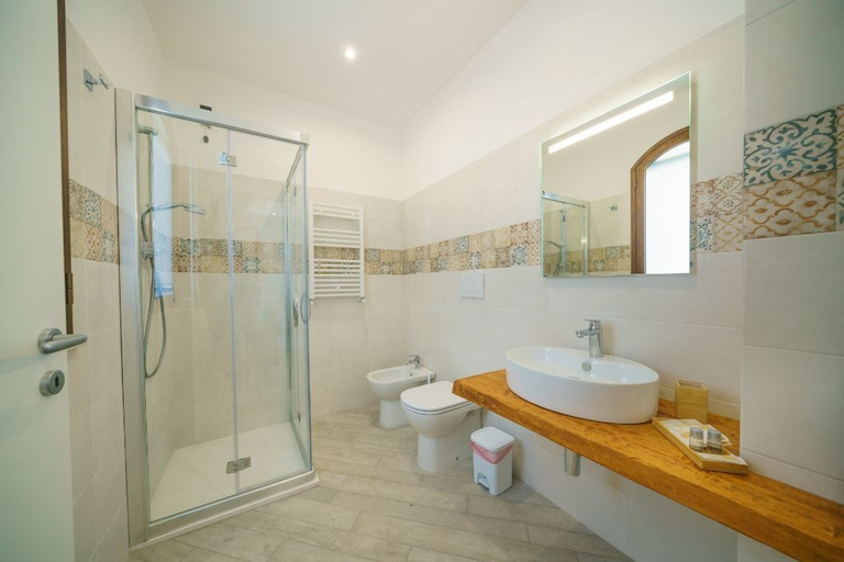 Bathroom 3, MINISSALE FARMHOUSE, Catania