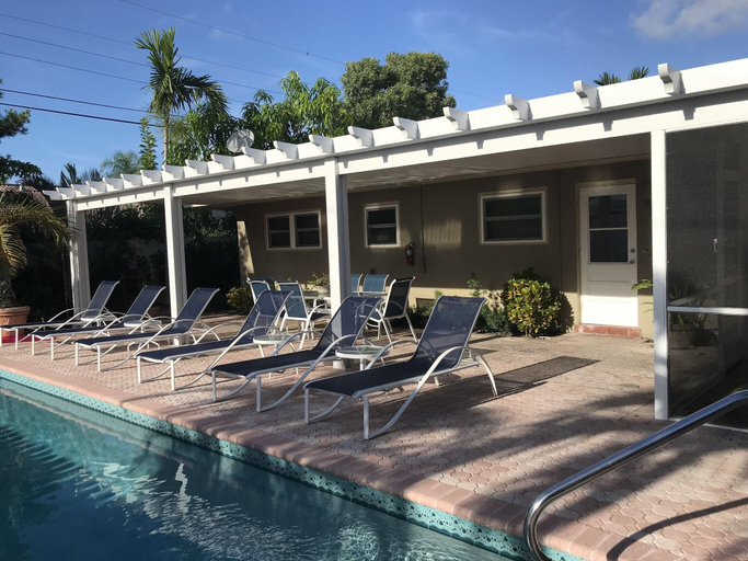Sport & Beauty 4, Estoril Paradise Inn, Broward
