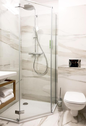 Bathroom 5, The Sun by Lubicz, Słupsk