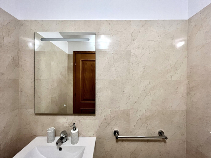 Bathroom 4, Faro Rising by Homing, Faro