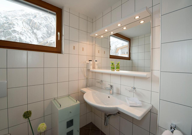 Bathroom 4, Apart Primavera, Inn
