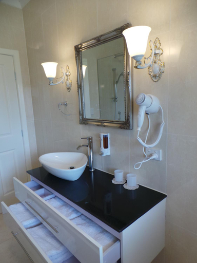 Bathroom 3, Colin's Garden, Shoalhaven - Pt A