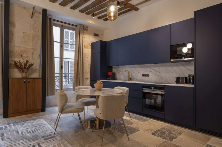 Others 5, Saint Germain Residence, Paris