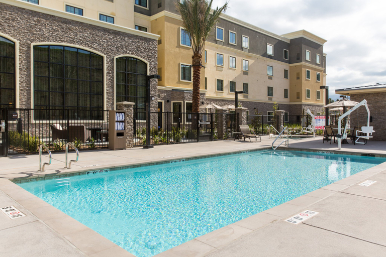 Sport & Beauty 3, Staybridge Suites CORONA SOUTH, Riverside