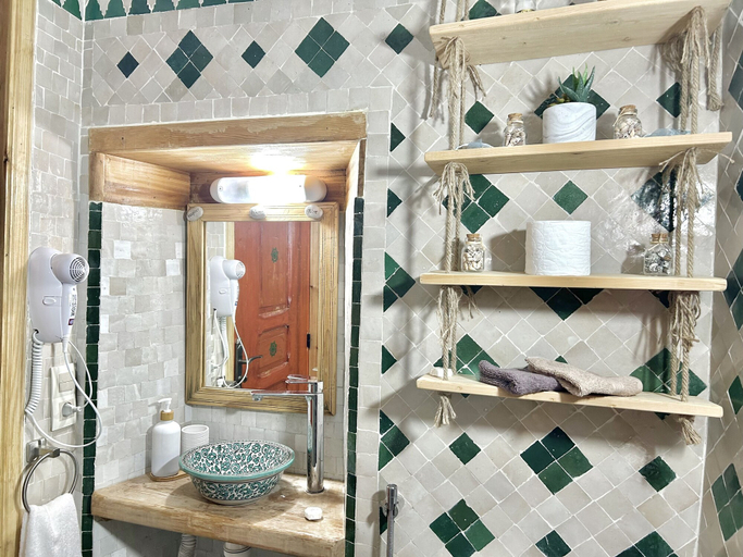 Bathroom 4, Riad Noor Medina, Fès