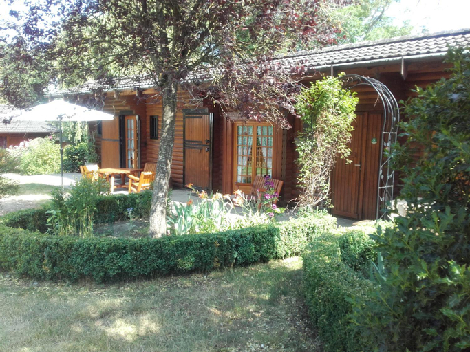 Exterior 11