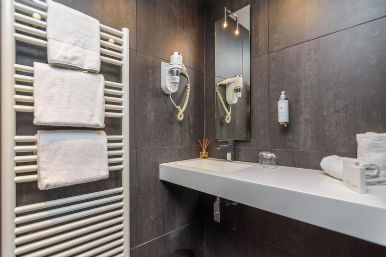 Bathroom 5
