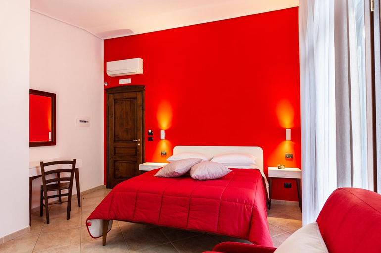 Others 2, Ohana Bed and Breakfast, Napoli
