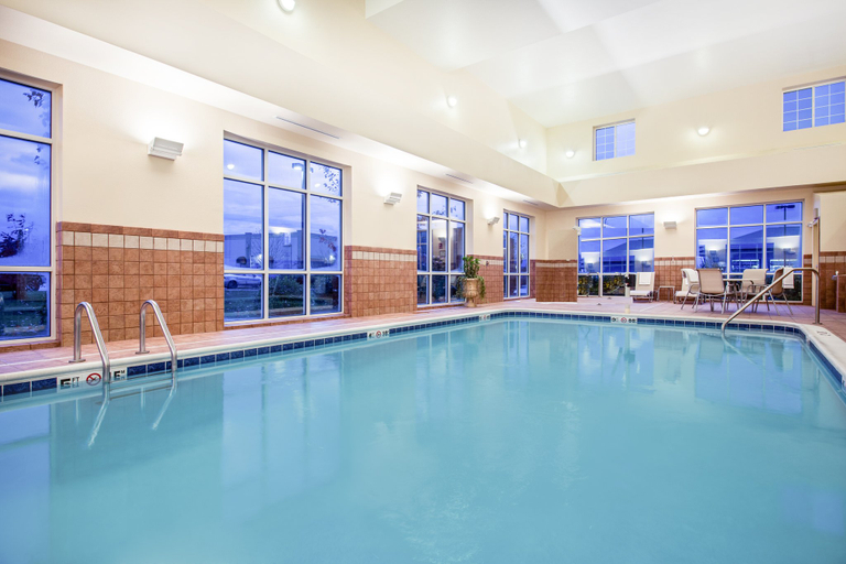 Sport & Beauty, Candlewood Suites PITTSBURGH-CRANBERRY, Butler