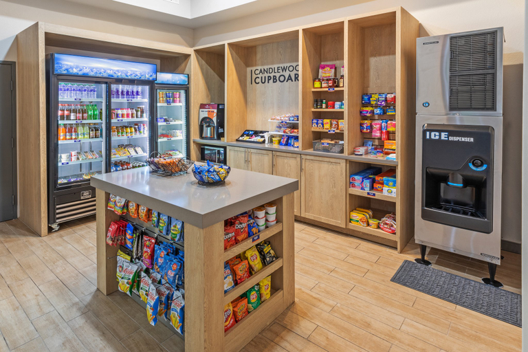 Food & Drinks 5, Candlewood Suites MOUNT PLEASANT, Titus