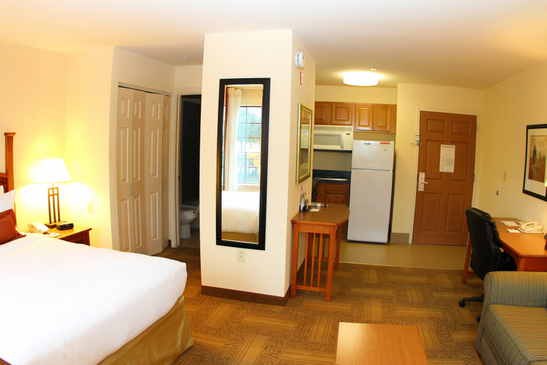 Staybridge Suites Houston - Willowbrook, an IHG hotel Room Type - 1 Queen1 Bedroom Suite Mobil Access Tub