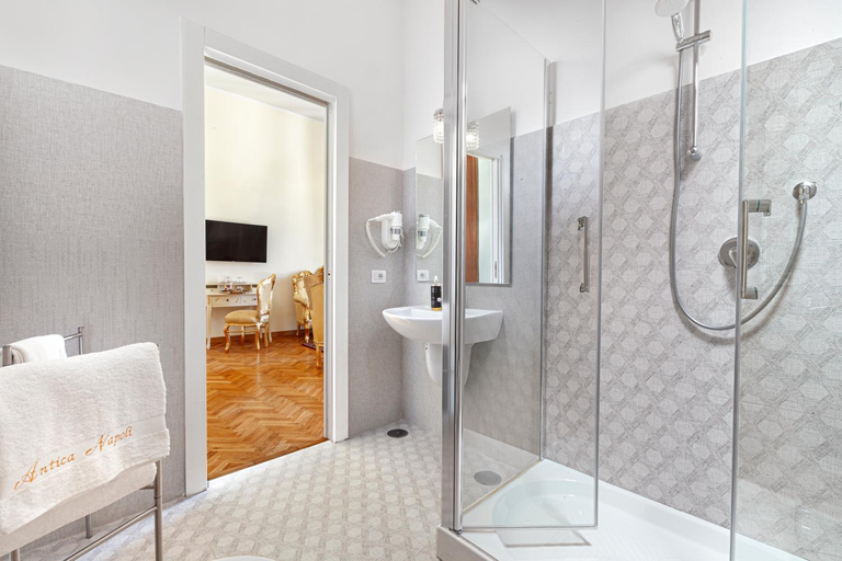 Bedroom 2, Relais Antica Napoli, Napoli