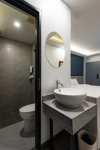 Bathroom 4, Luck Thai Hotel, Muang Chiang Mai