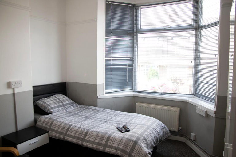 Others 5, Bursar Street 19, Lincolnshire
