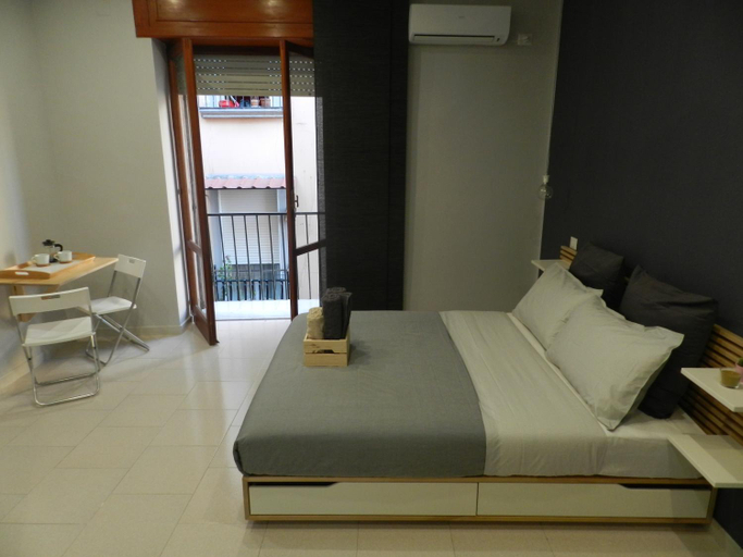 Bedroom 2, Mola Rooms, Napoli