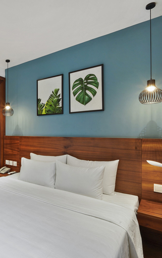 22Land Classic Suites - Tap to explore photos