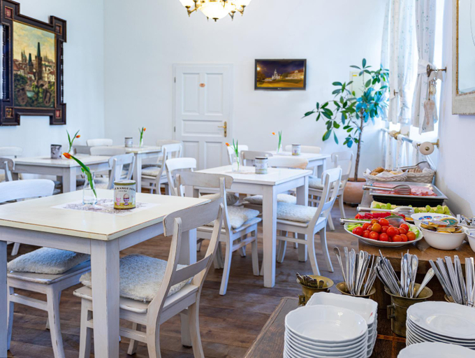 Food & Drinks 4, Loreta Hotel, Praha 6