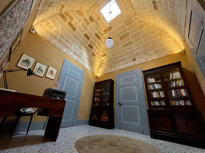 Public Area, Palazzo de Carlo e il parco dei 7 pozzi, Lecce