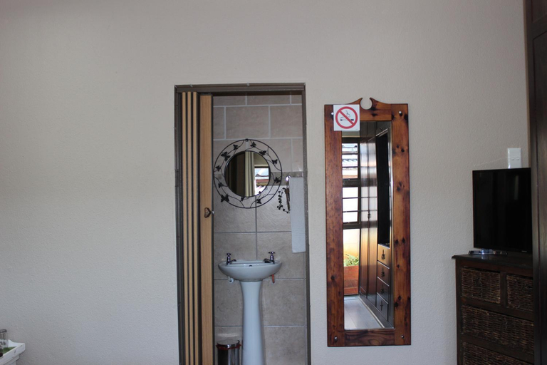 Bathroom 2, Amru Guesthouse B&B, City of Cape Town