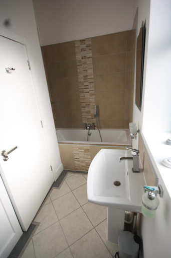 Bathroom, Holiday Home With Hot Tub & Sauna, Bournemouth