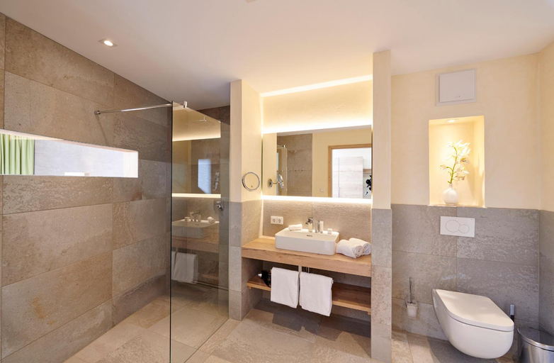 Bathroom 3, Bachhof Resort Hotel, Straubing-Bogen