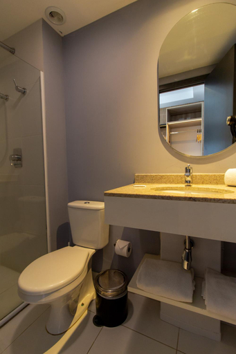 Bathroom 16