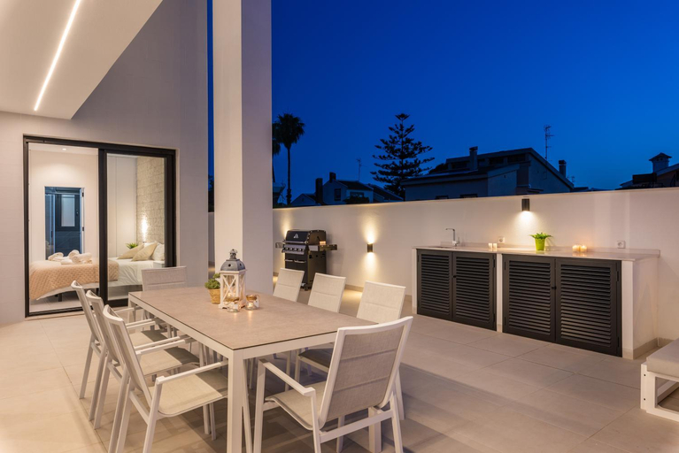 Others 4, Villa Adela, Murcia