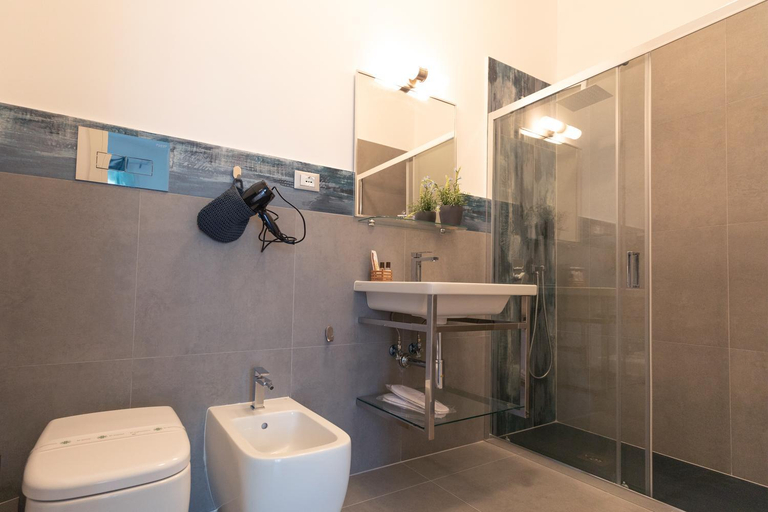 Bathroom 4, Prometeo Rooms, Syracuse