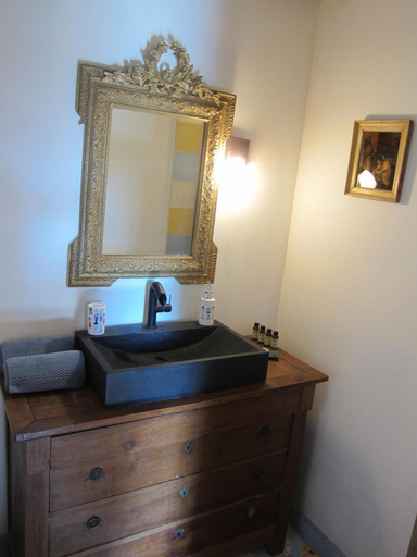 Bathroom 1, La lauze et l'anguille, Tarn