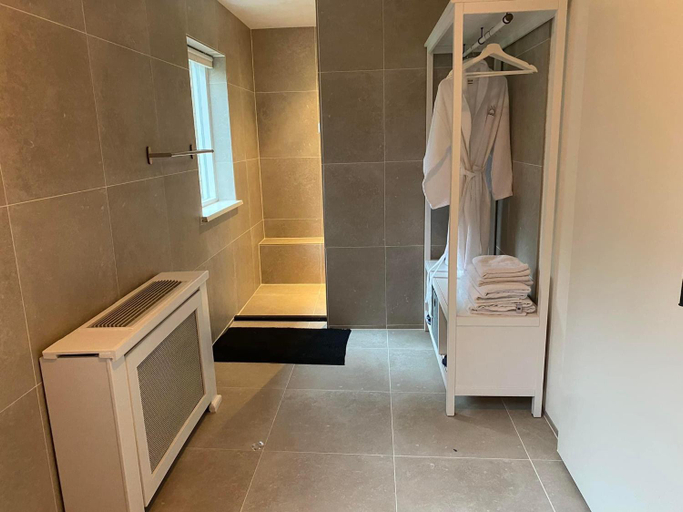 Bathroom 2, B&B Het Zonnehuis Boxtel, Boxtel