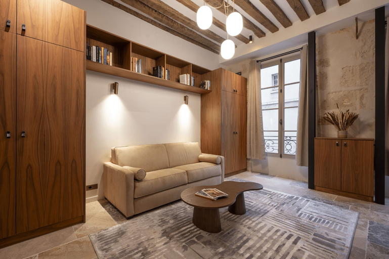 Others 4, Saint Germain Residence, Paris