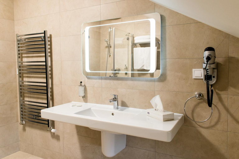 Bathroom 3, Hotel Gradina Morii, Sighetu Marmatiei