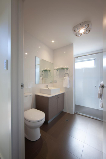 Bathroom 4, Longview Vineyard, Adelaide