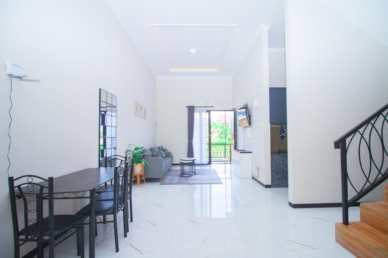 Others 5, Villa Azzalea | Private Pool & Rooftop, Malang