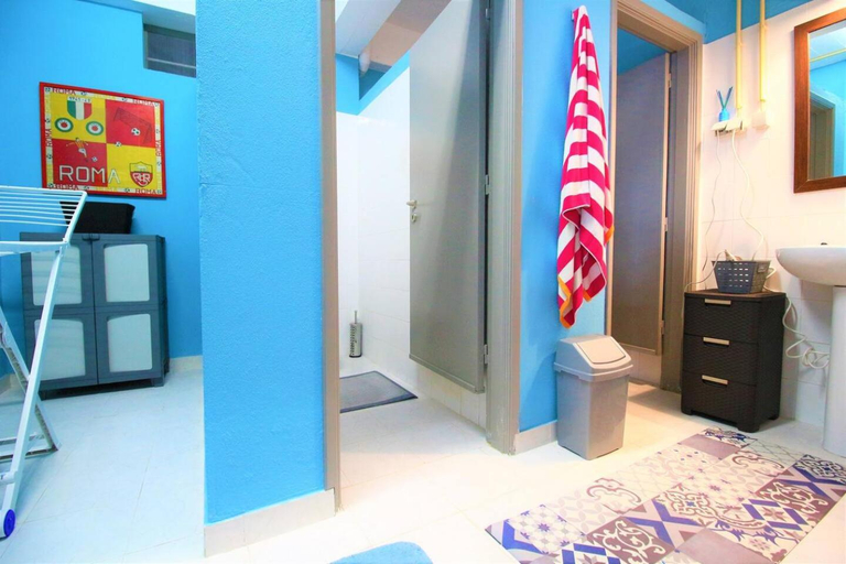 Bathroom 2, The Waves Hostel, São Vicente