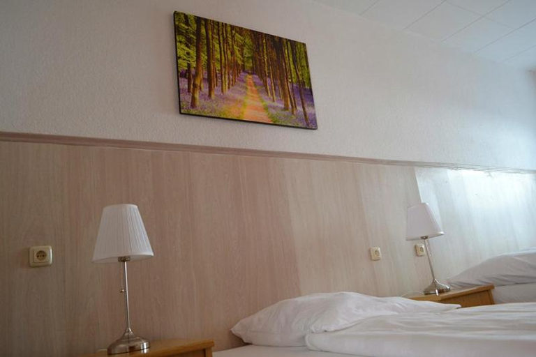 Bedroom 3, Hotel Hohenstein -Radweg-Messe-Baldeneysee, Essen