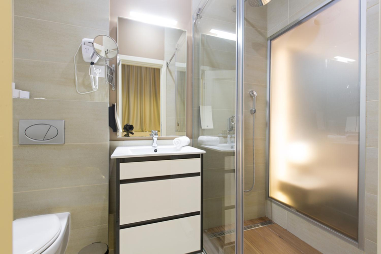 Bathroom 4, Marquise Hotel Garni, Belgrade