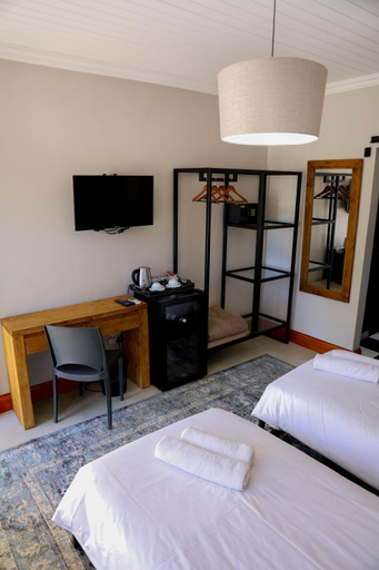 Bedroom 3, Uitsig Boutique Hotel, Lejweleputswa