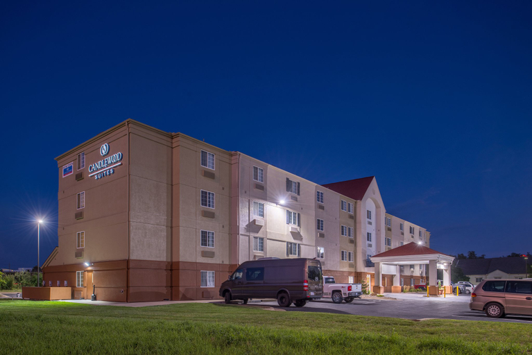 Exterior & Views 5, Candlewood Suites TOPEKA WEST, Shawnee