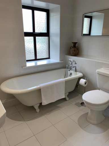 Bathroom 1, Crawfield Grange, Aberdeenshire