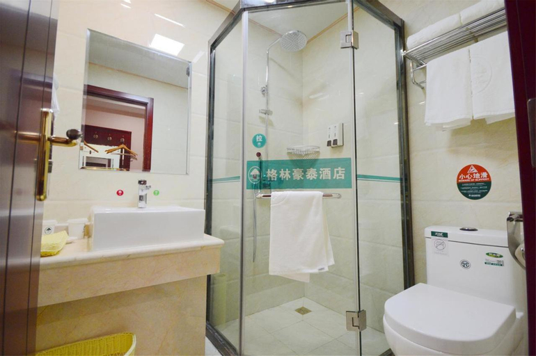 Bedroom 2, VX Hotel Xuzhou Gulou District Railway Station Sanhuan Dong Road, Xuzhou