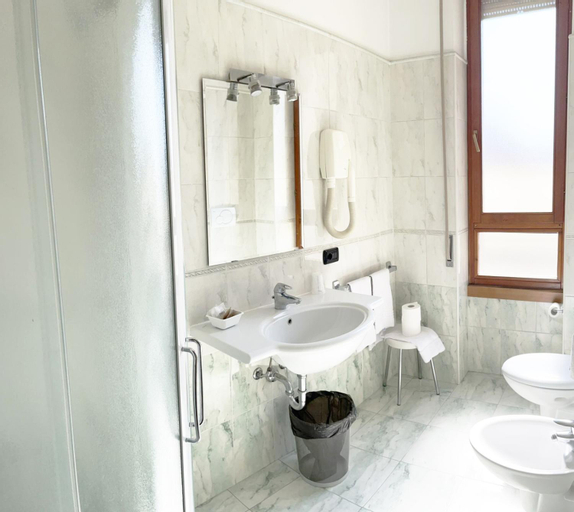 Bathroom 7