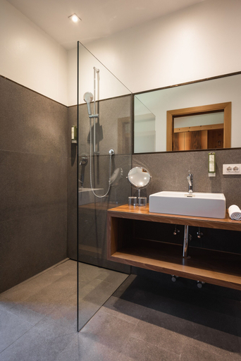 Bathroom 5, DAS Mondschein, Bolzano